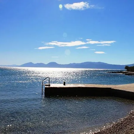 Lägenhet Dobra Sućuraj